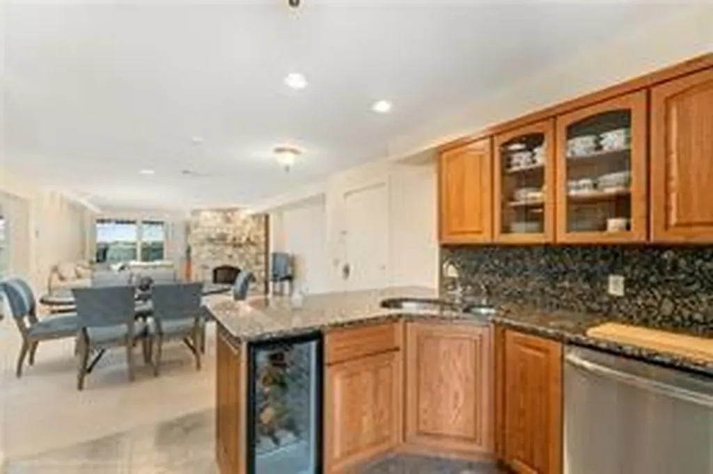 31 Coddinton Wharf Newport RI 02840