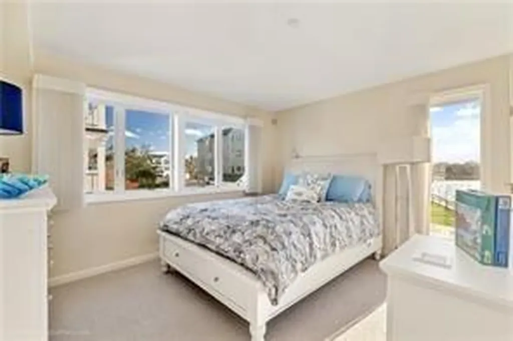 31 Coddinton Wharf Newport RI 02840