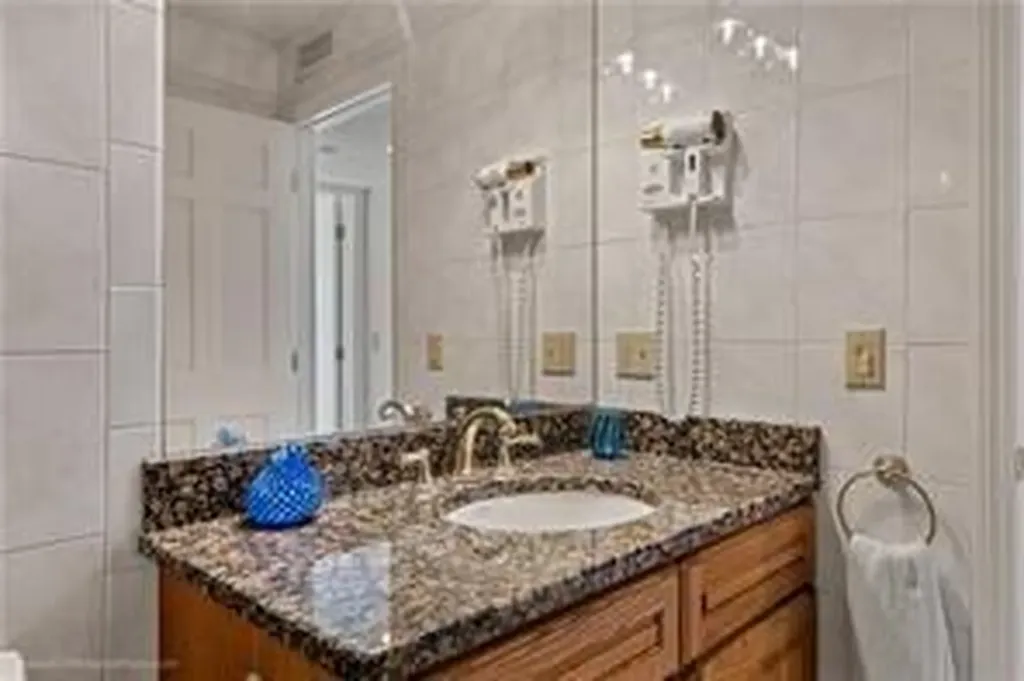 31 Coddinton Wharf Newport RI 02840