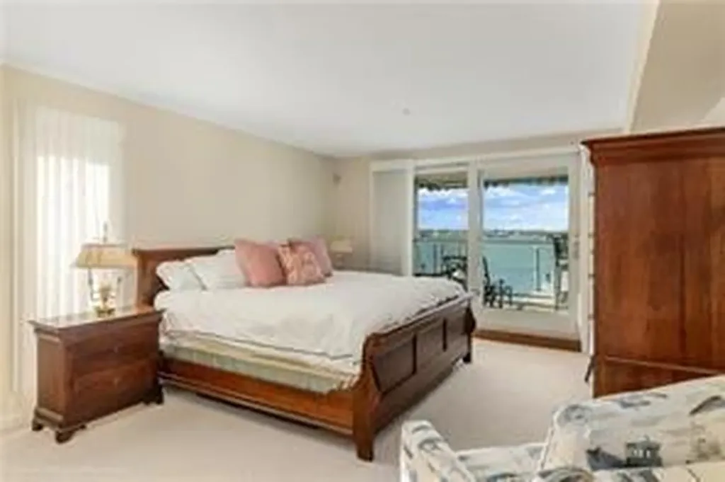 31 Coddinton Wharf Newport RI 02840