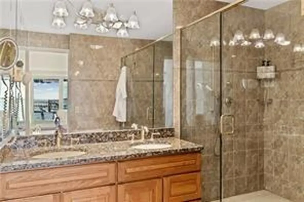 31 Coddinton Wharf Newport RI 02840