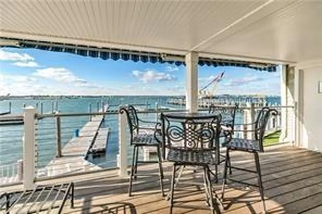 31 Coddinton Wharf Newport RI 02840