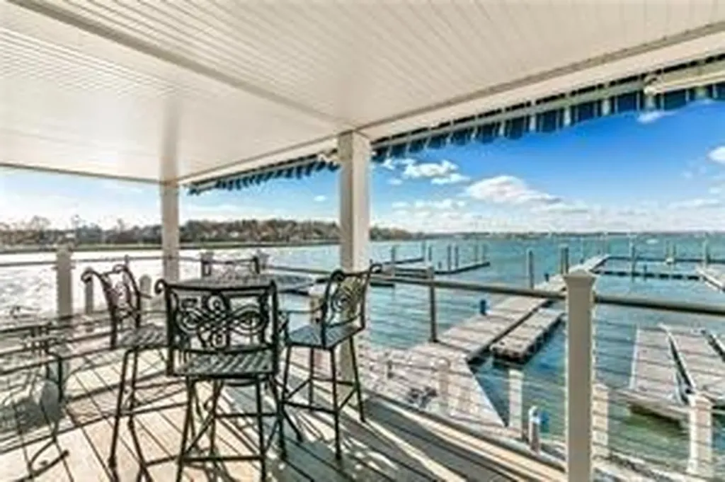 31 Coddinton Wharf Newport RI 02840