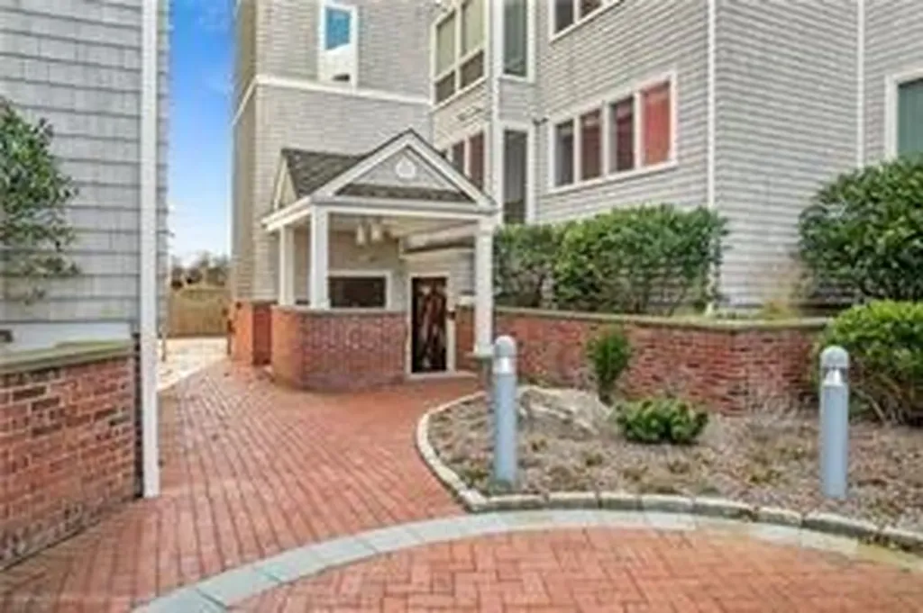 31 Coddinton Wharf Newport RI 02840