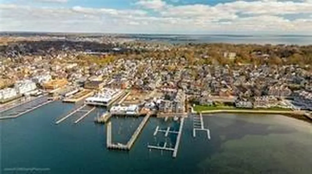 31 Coddinton Wharf Newport RI 02840