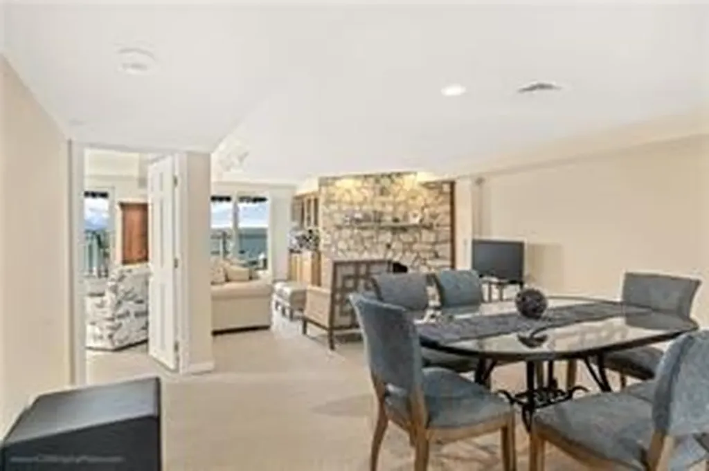 31 Coddinton Wharf Newport RI 02840