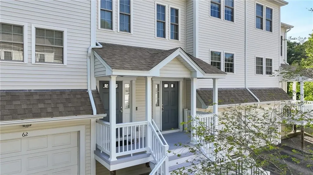 64 Red Brook Lane West Warwick RI 02893