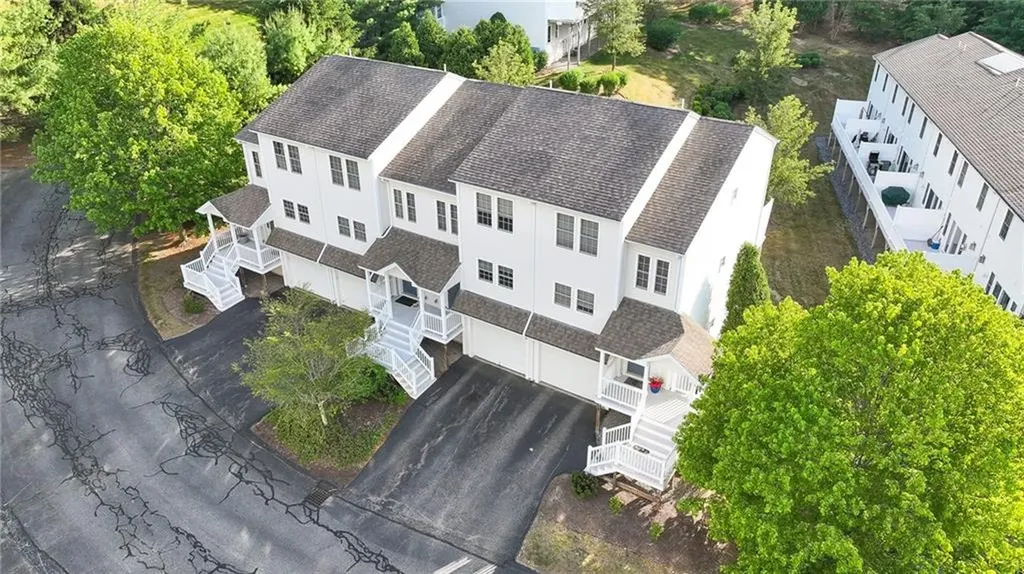 64 Red Brook Lane West Warwick RI 02893