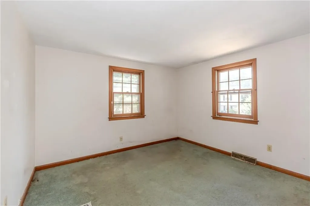 72 2nd Point Road Warwick RI 02889