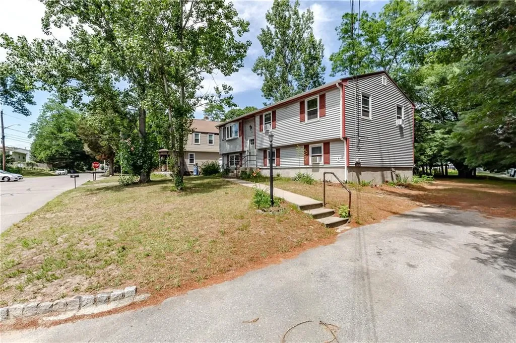 72 2nd Point Road Warwick RI 02889