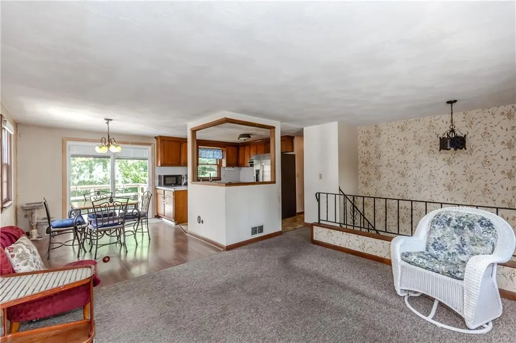 72 2nd Point Road Warwick RI 02889