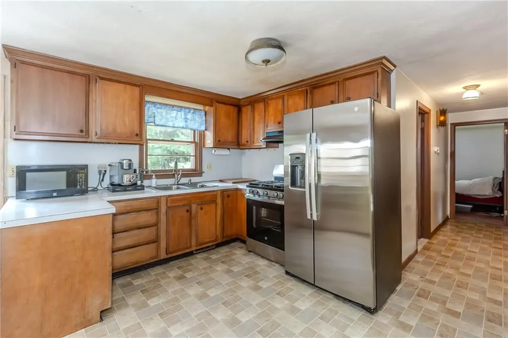 72 2nd Point Road Warwick RI 02889