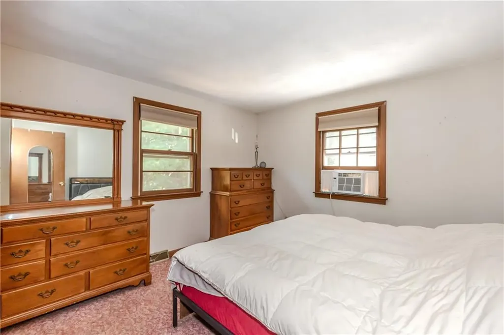 72 2nd Point Road Warwick RI 02889