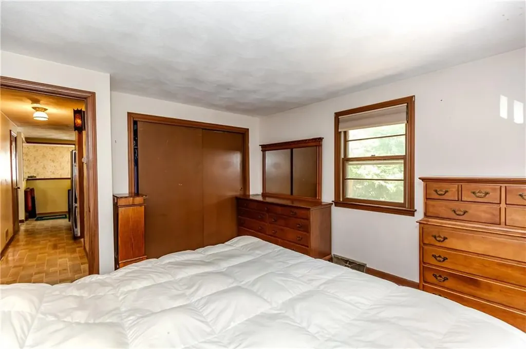 72 2nd Point Road Warwick RI 02889