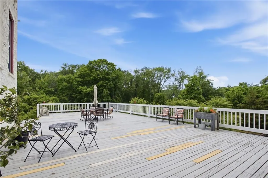 494 Woonasquatucket Avenue North Providence RI 02911