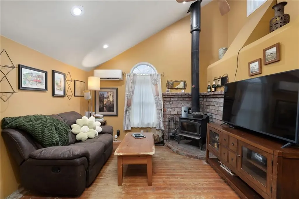 29 Weaver Road Johnston RI 02919