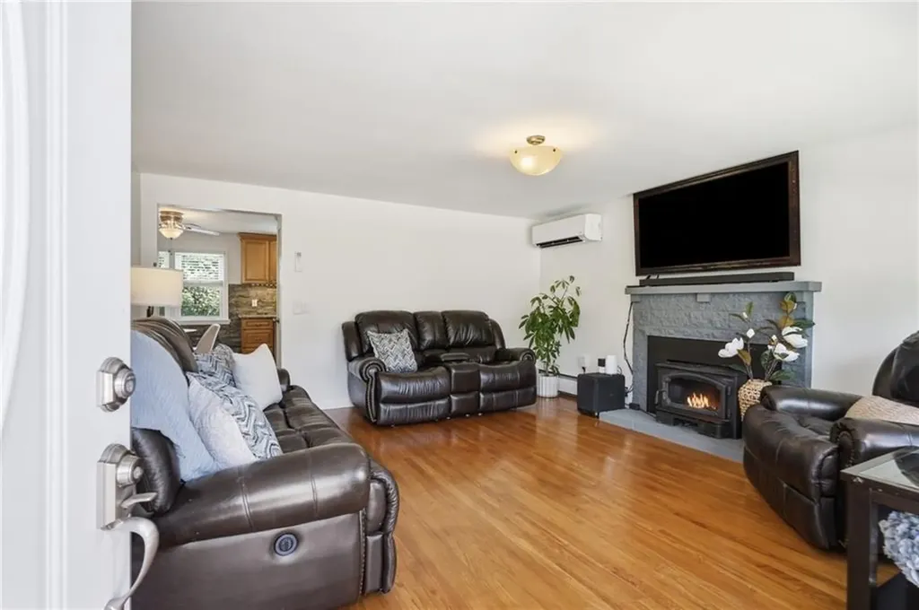 72 Fairweather Avenue Cranston RI 02910