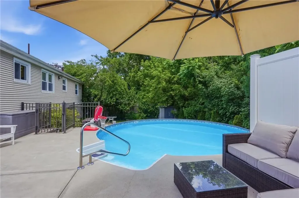 72 Fairweather Avenue Cranston RI 02910