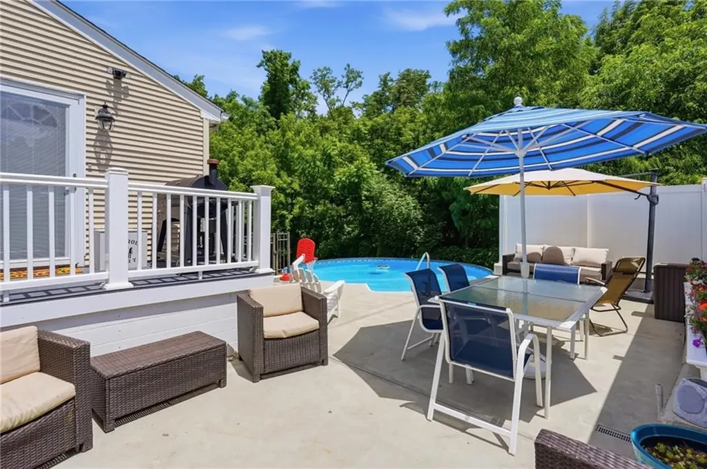 72 Fairweather Avenue Cranston RI 02910