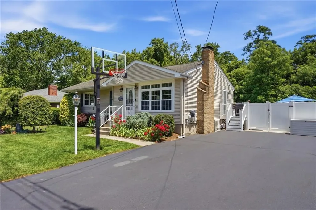 72 Fairweather Avenue Cranston RI 02910
