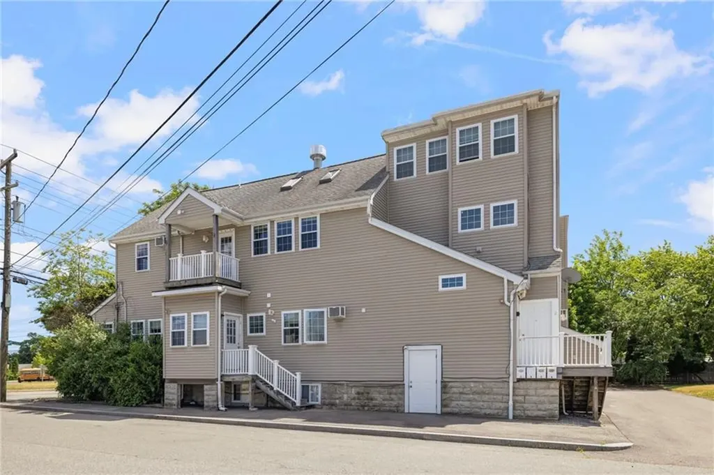 2799 Pawtucket Avenue East Providence RI 02914