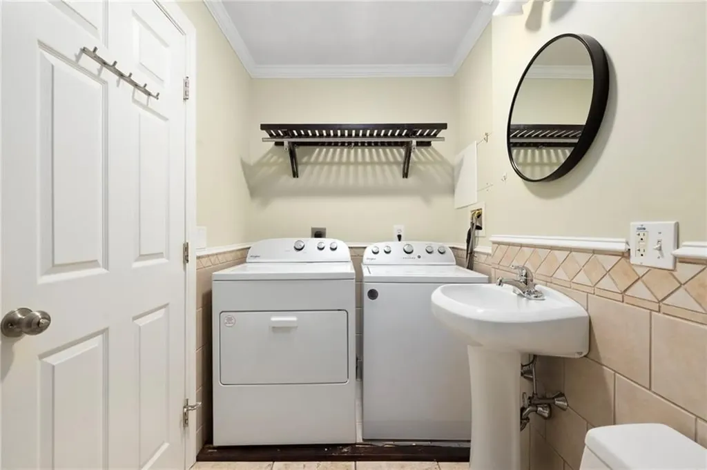 2799 Pawtucket Avenue East Providence RI 02914