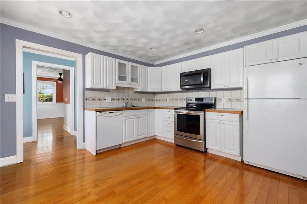 2799 Pawtucket Avenue East Providence RI 02914