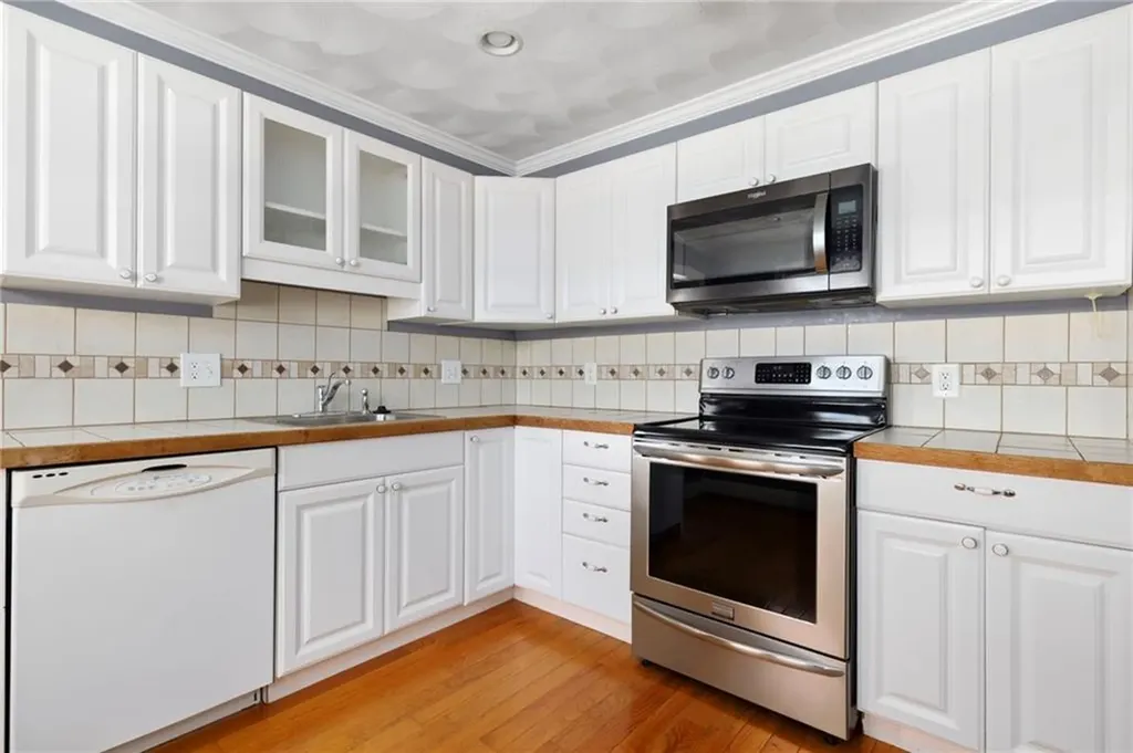 2799 Pawtucket Avenue East Providence RI 02914