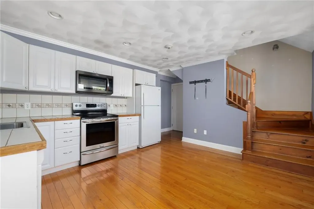 2799 Pawtucket Avenue East Providence RI 02914