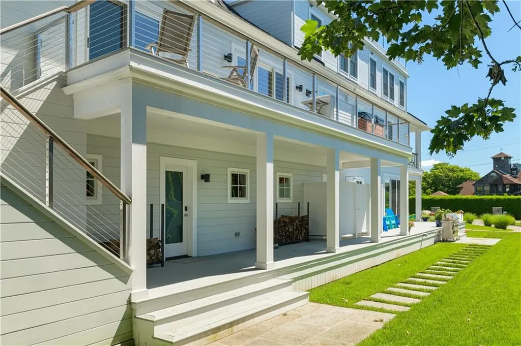 592 Tuckerman Avenue Middletown RI 02842