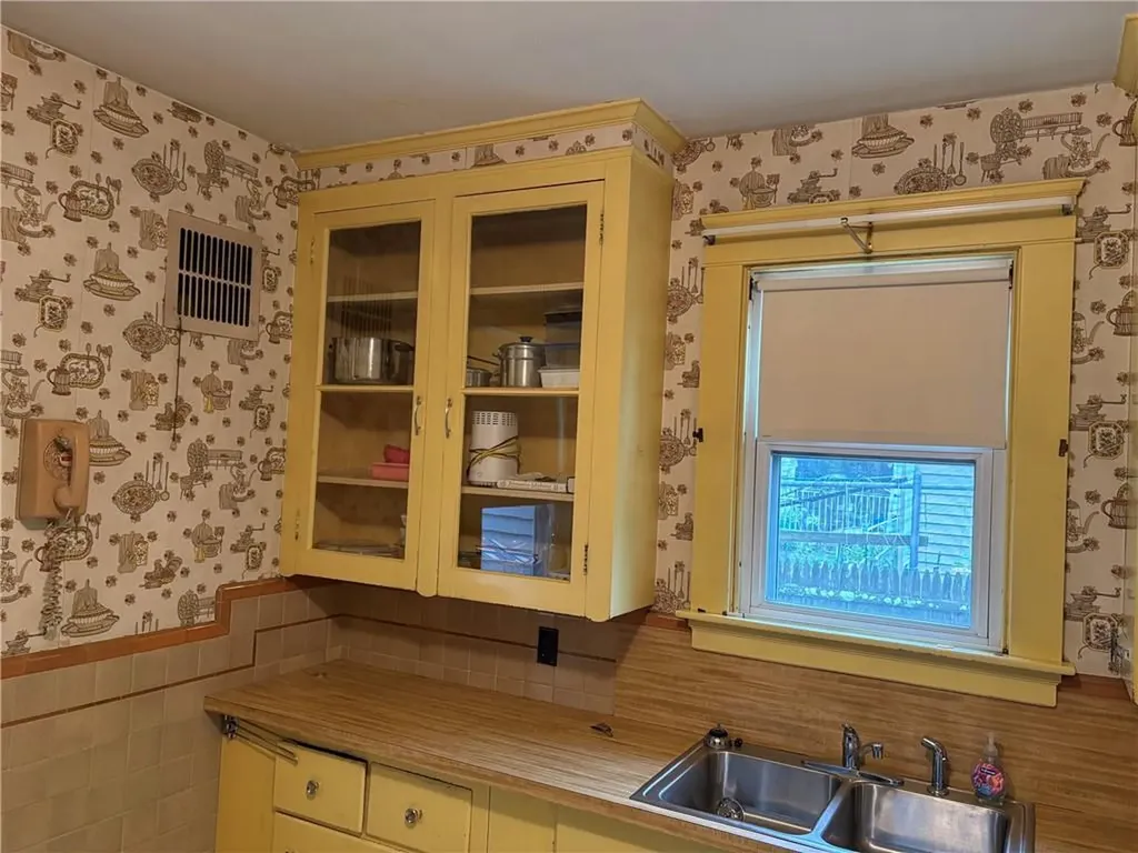 55 Stevens Road Cranston RI 02910