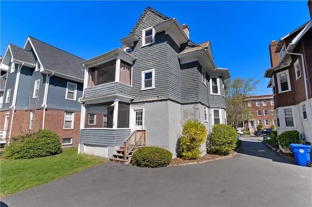 153 Irving Avenue Providence RI 02906