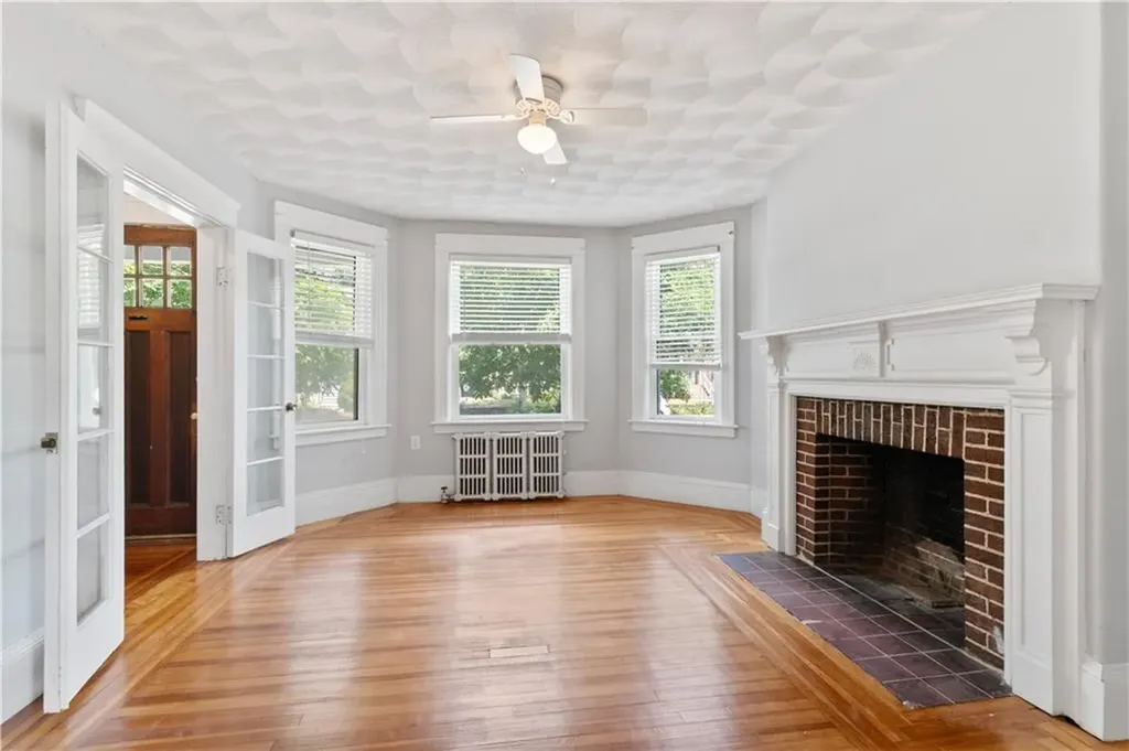 153 Irving Avenue Providence RI 02906
