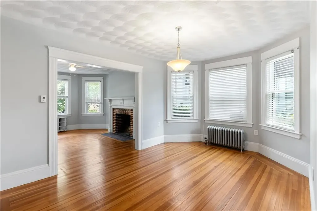 153 Irving Avenue Providence RI 02906
