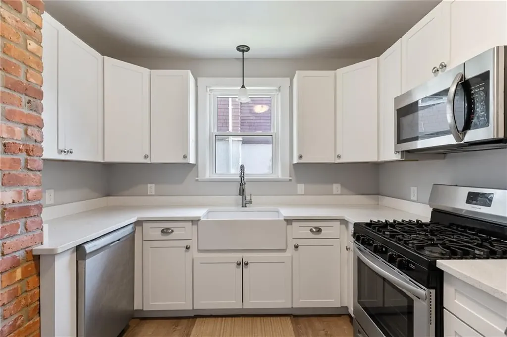 153 Irving Avenue Providence RI 02906
