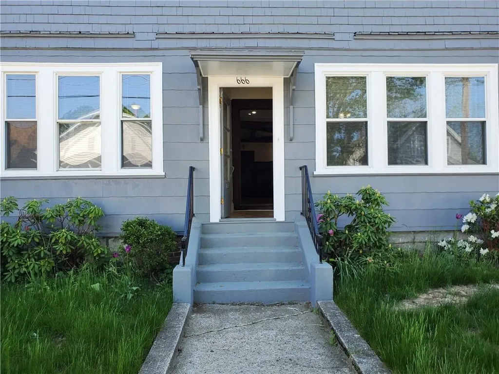 668 Grove Street Woonsocket RI 02895