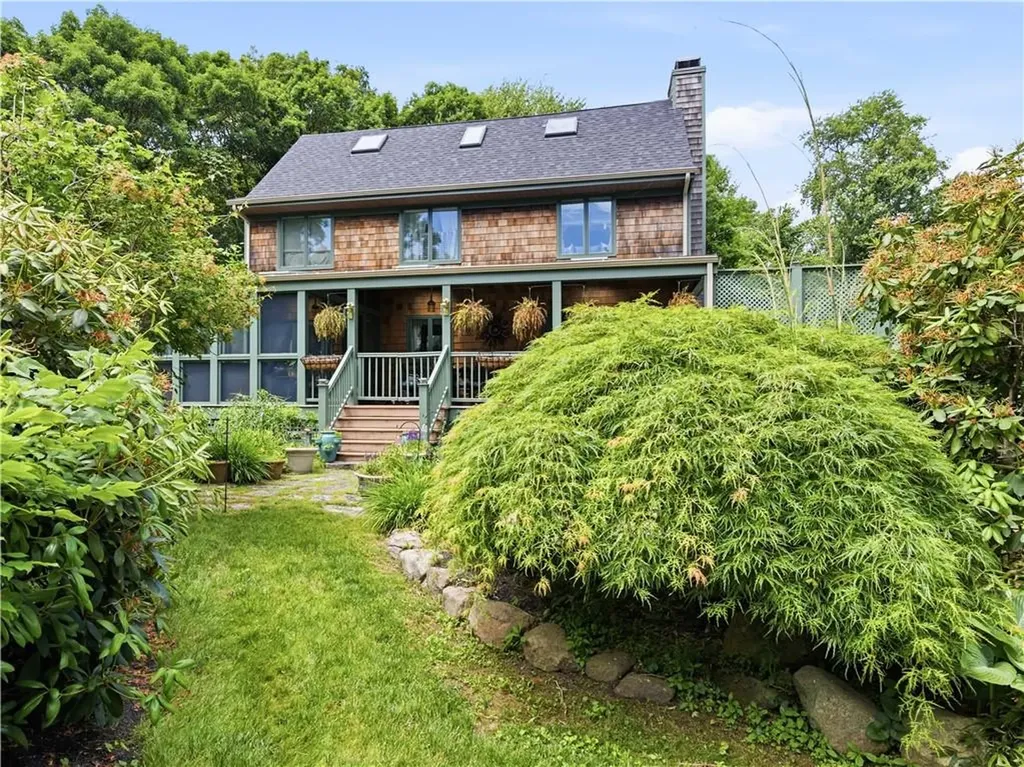 68 Captains Circle Tiverton RI 02878