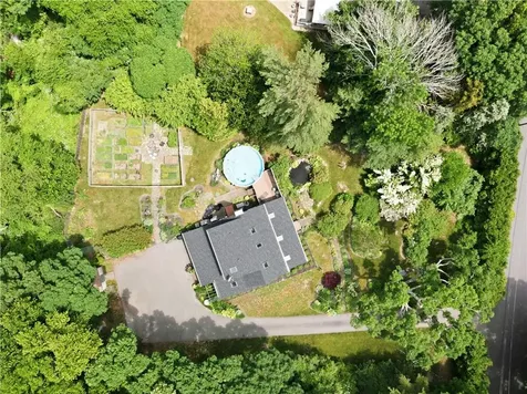 68 Captains Circle Tiverton RI 02878
