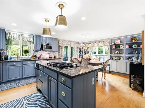 68 Captains Circle Tiverton RI 02878