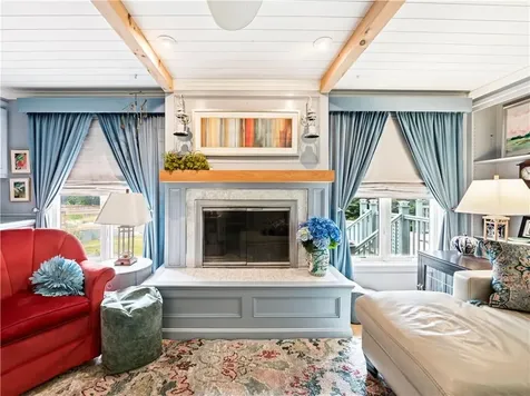 68 Captains Circle Tiverton RI 02878