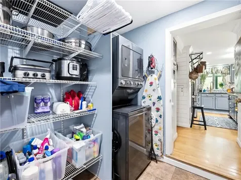 68 Captains Circle Tiverton RI 02878