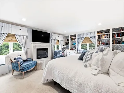 68 Captains Circle Tiverton RI 02878