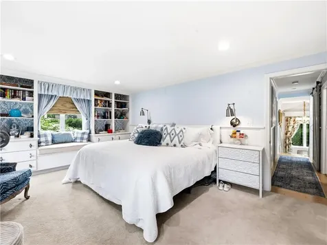 68 Captains Circle Tiverton RI 02878