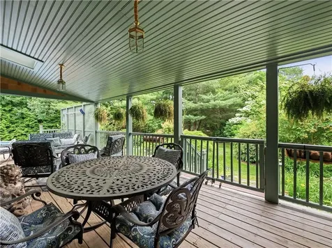 68 Captains Circle Tiverton RI 02878