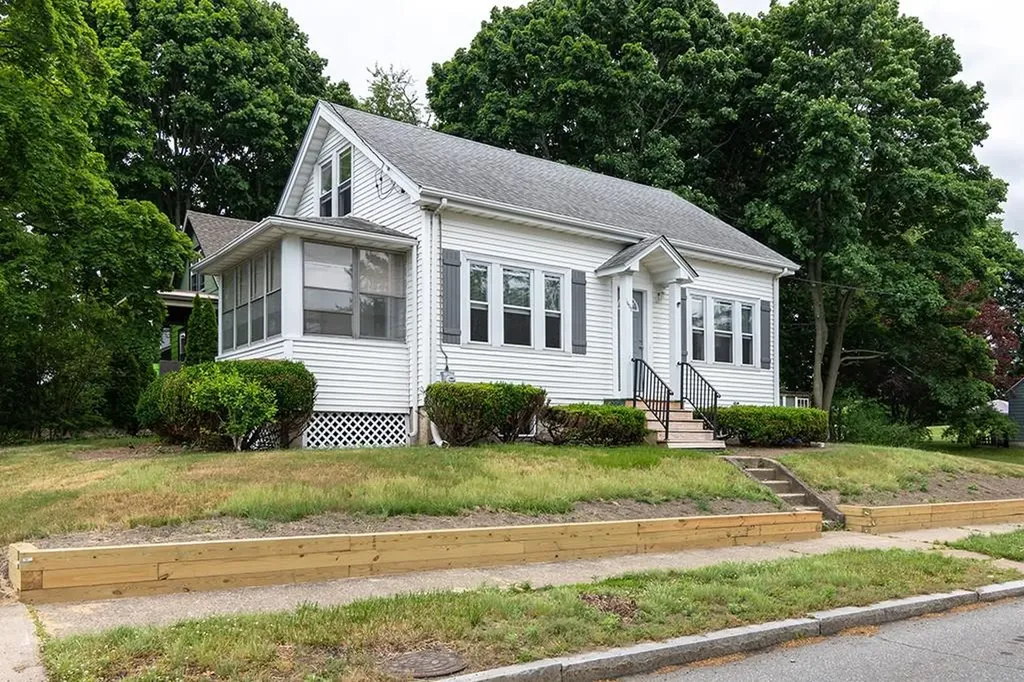 1402 S Broadway East Providence RI 02914