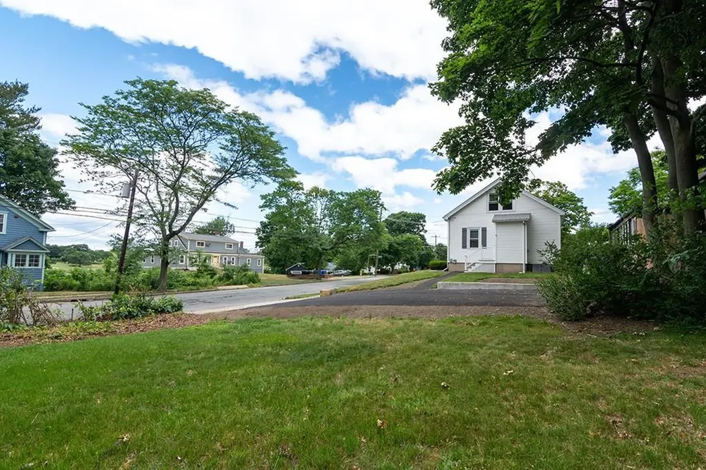 1402 S Broadway East Providence RI 02914