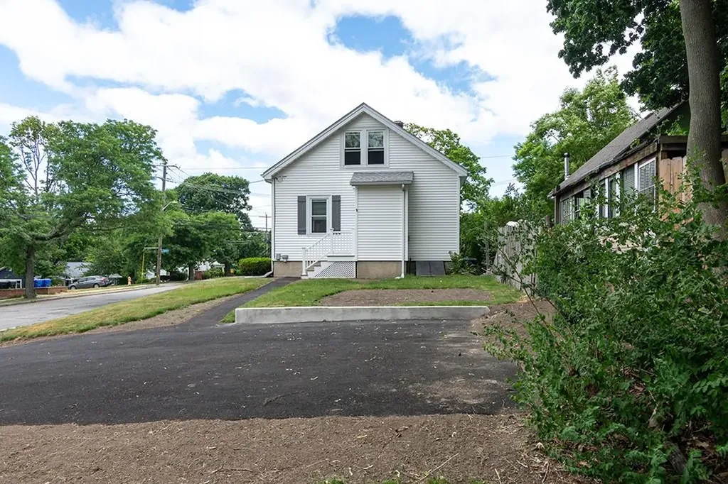 1402 S Broadway East Providence RI 02914
