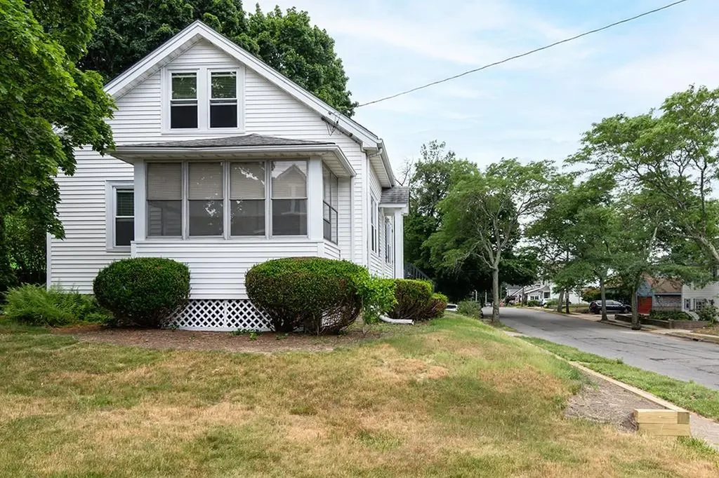 1402 S Broadway East Providence RI 02914