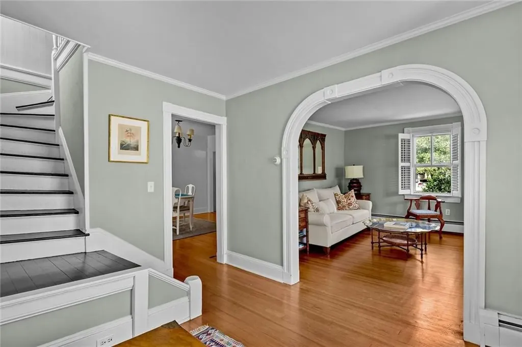 8 Sanford Street Newport RI 02840