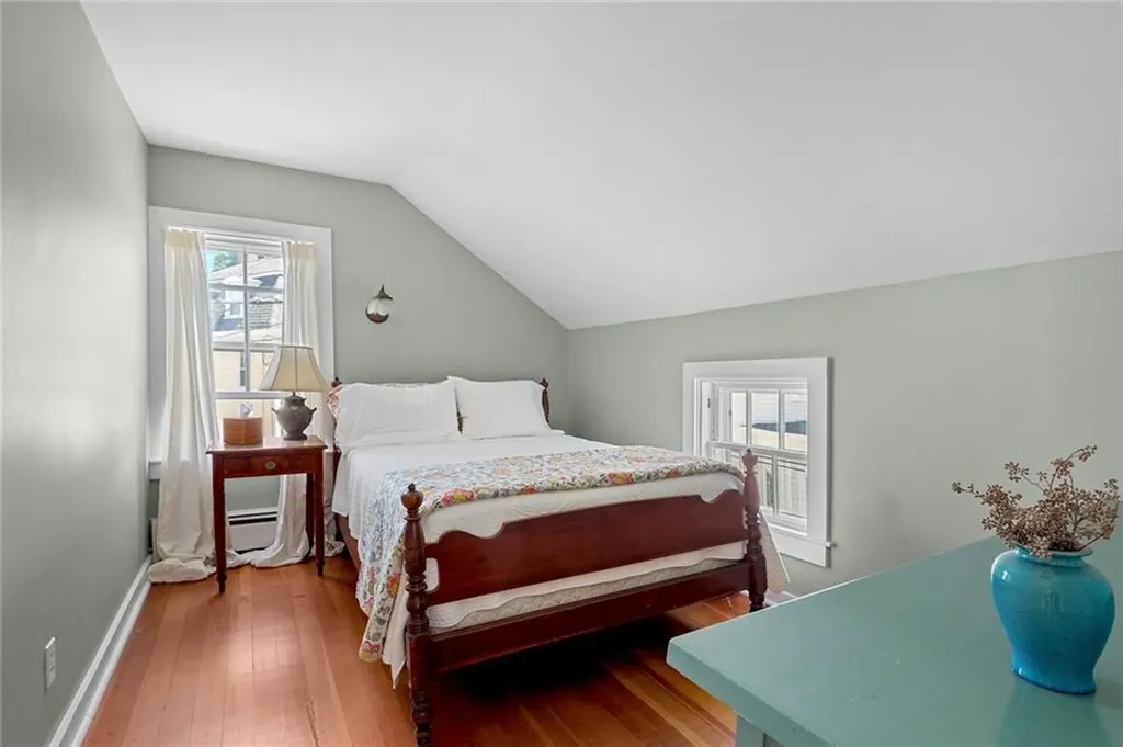 8 Sanford Street Newport RI 02840